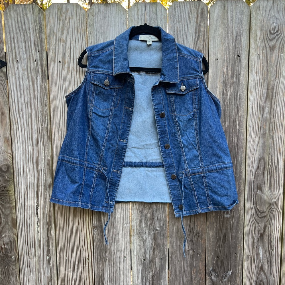 EST 1946 Sleeveless Blue Denim Vest Women’s Medium